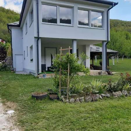 Ferienhaus Anna & Kamp Elza Bihać